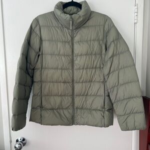 Uniqlo ultra light Women's Green Puffer Jacket